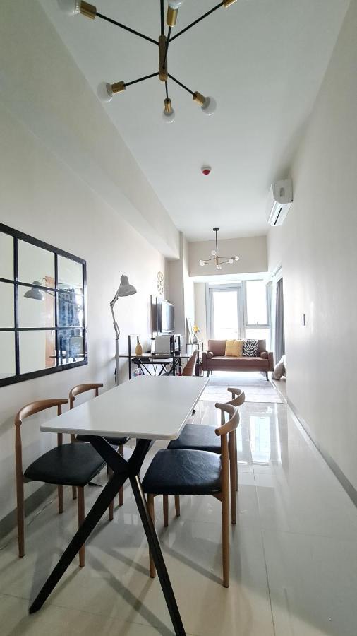 Luxe Bonifacio Global City Taguig Uptown Condo Hotel 1 Bedroom Suite Экстерьер фото