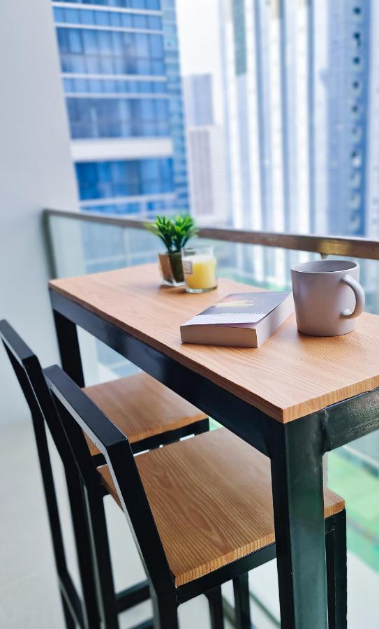 Luxe Bonifacio Global City Taguig Uptown Condo Hotel 1 Bedroom Suite Экстерьер фото