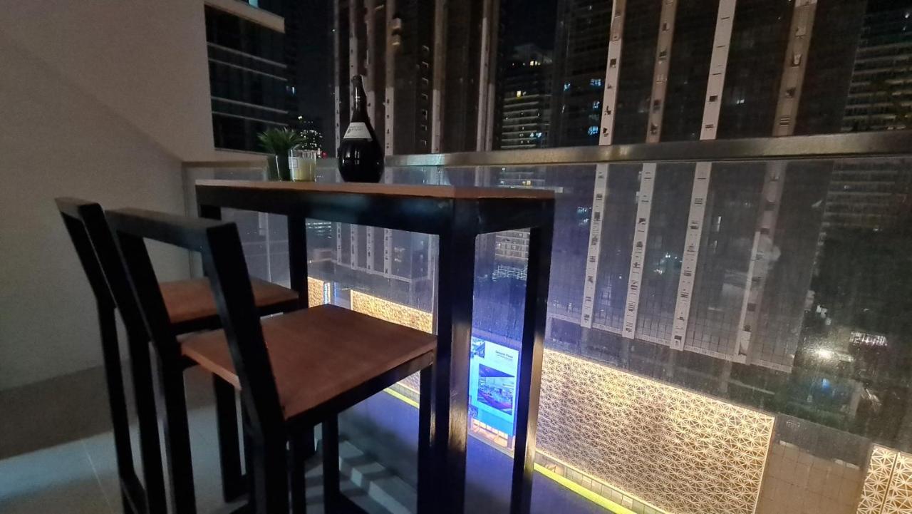 Luxe Bonifacio Global City Taguig Uptown Condo Hotel 1 Bedroom Suite Экстерьер фото