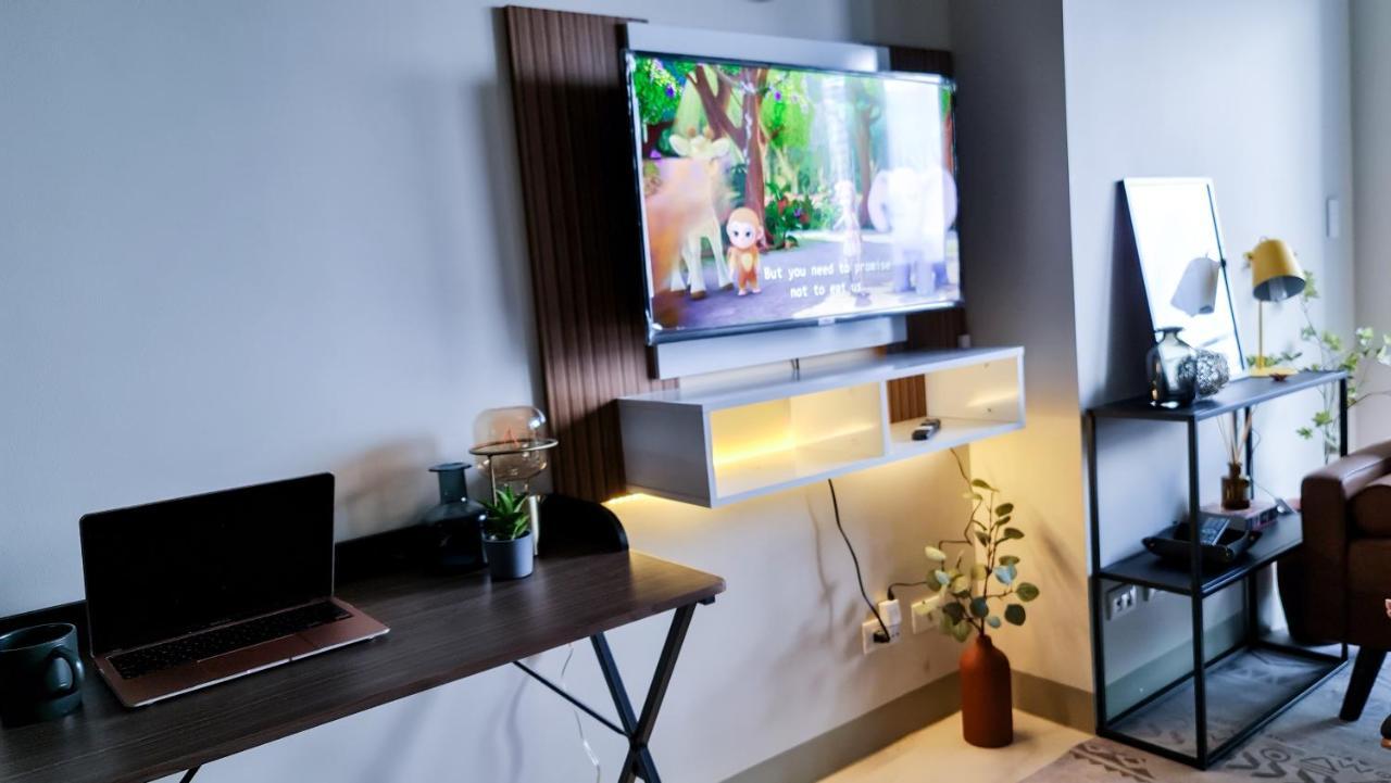 Luxe Bonifacio Global City Taguig Uptown Condo Hotel 1 Bedroom Suite Экстерьер фото