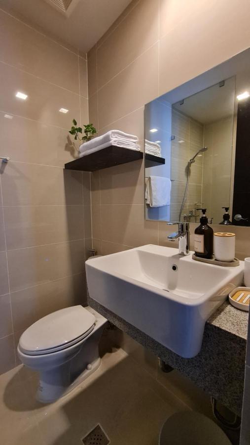 Luxe Bonifacio Global City Taguig Uptown Condo Hotel 1 Bedroom Suite Экстерьер фото