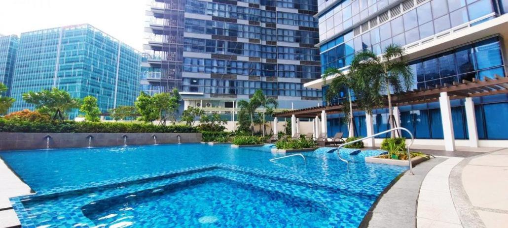 Luxe Bonifacio Global City Taguig Uptown Condo Hotel 1 Bedroom Suite Экстерьер фото