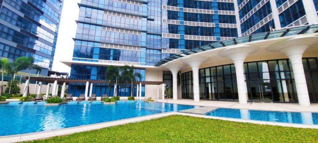 Luxe Bonifacio Global City Taguig Uptown Condo Hotel 1 Bedroom Suite Экстерьер фото